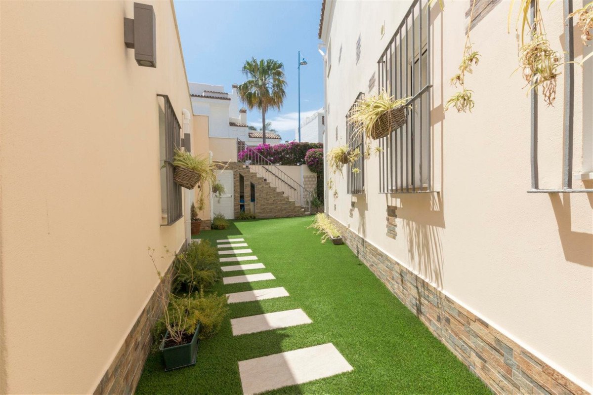 4 Bed Detached Villa in San Pedro de Alcántara