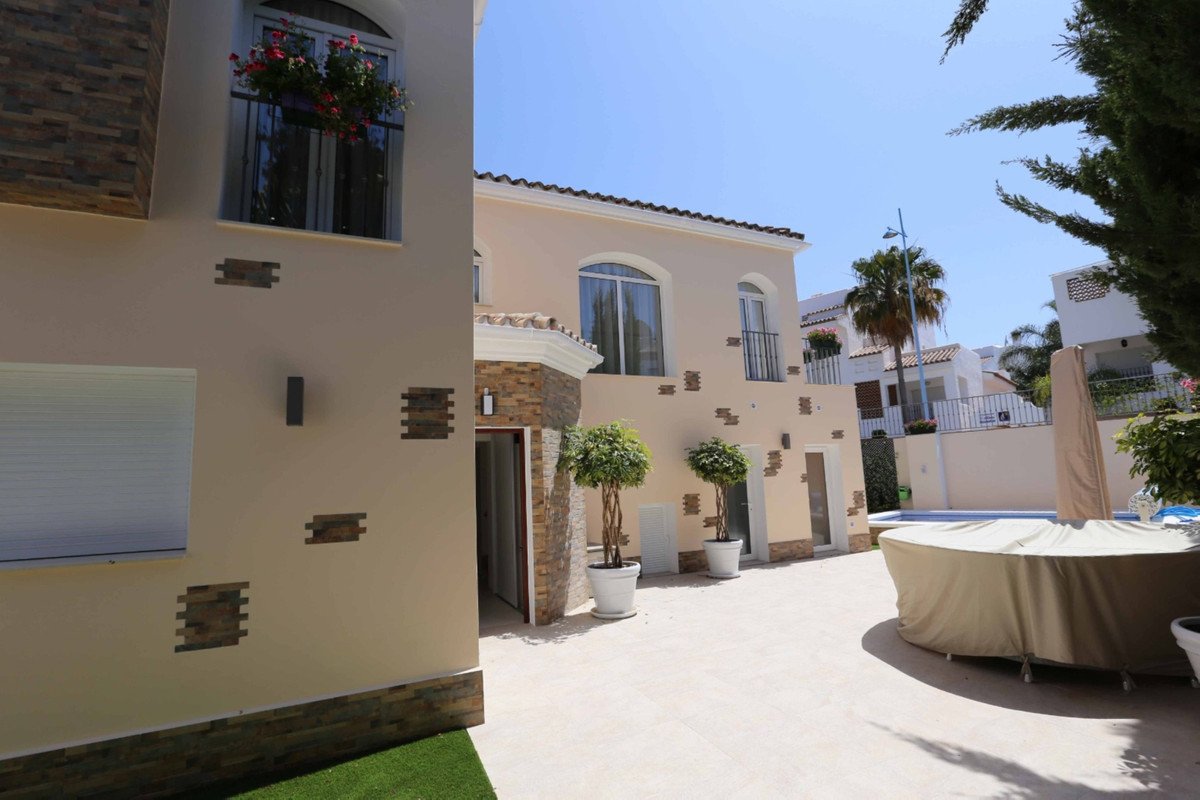 4 Bed Detached Villa in San Pedro de Alcántara