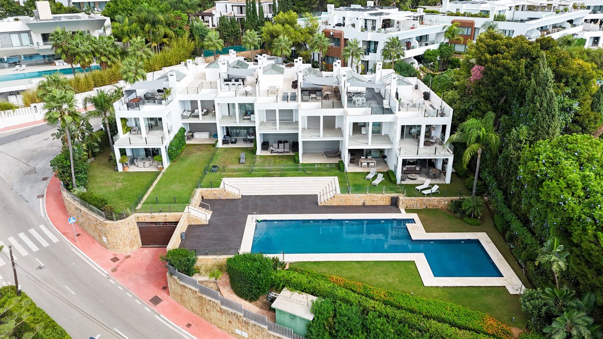 3 Bed Townhouse in Sierra Blanca