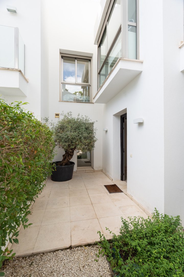3 Bed Townhouse in Sierra Blanca