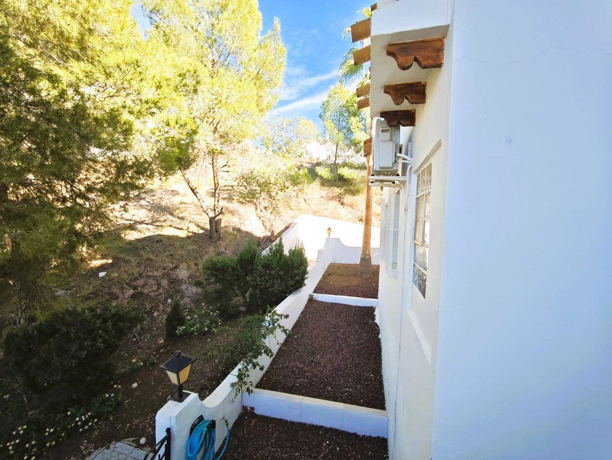2 Bed Top Floor Apartment in Villamartin