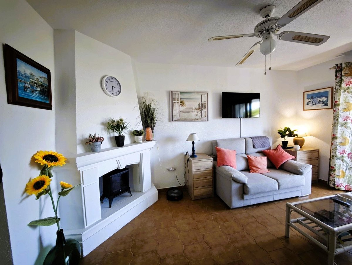 2 Bed Top Floor Apartment in Villamartin