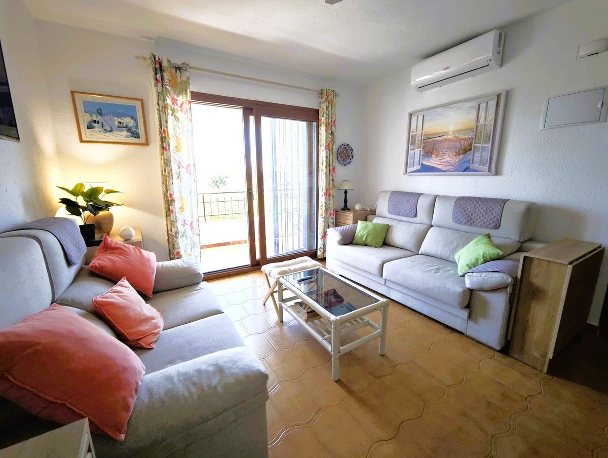 2 Bed Top Floor Apartment in Villamartin