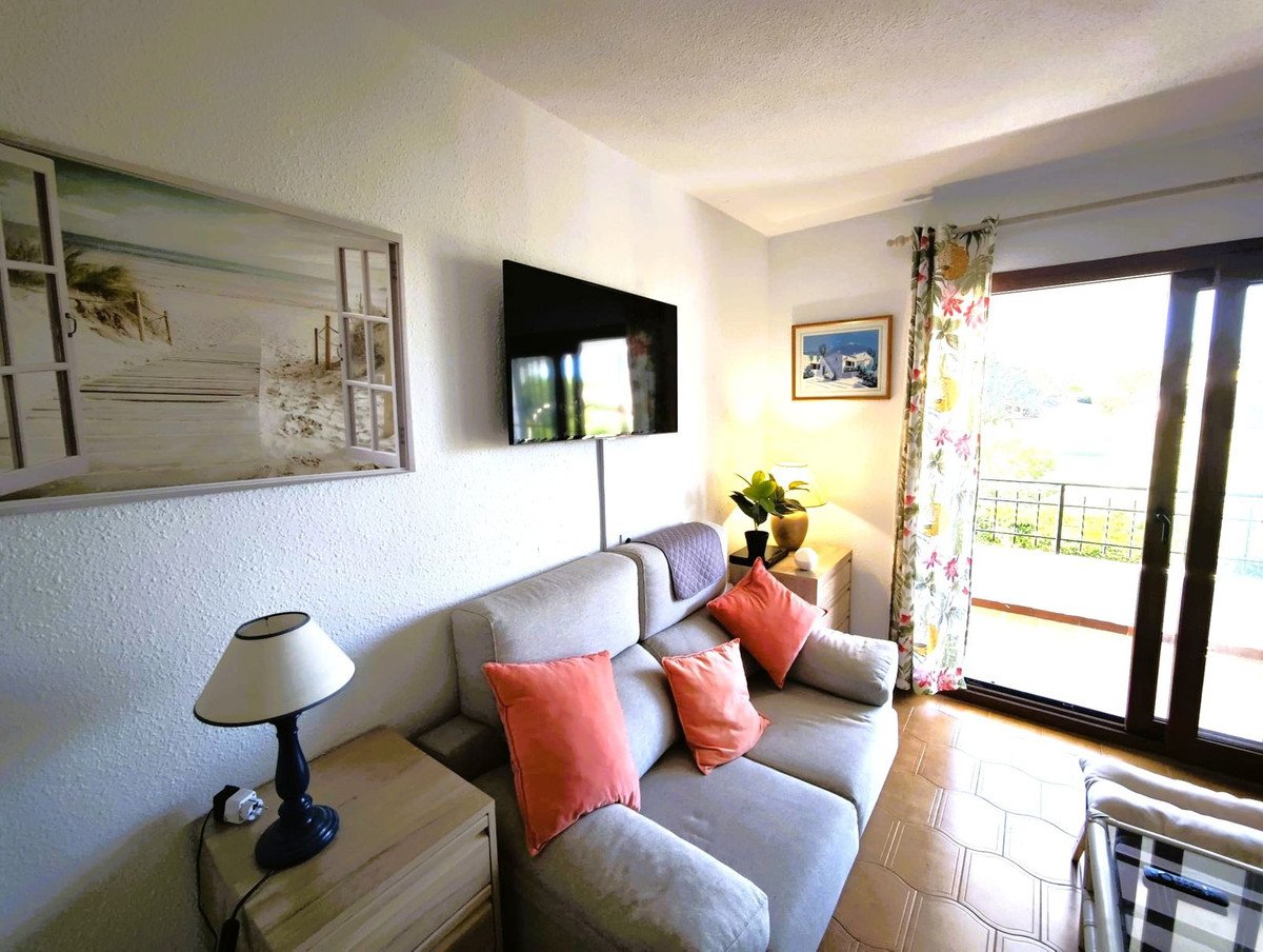 2 Bed Top Floor Apartment in Villamartin