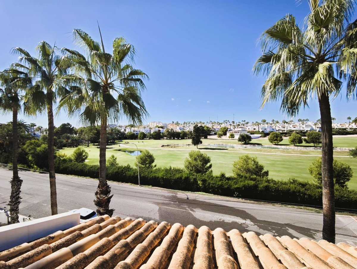 2 Bed Top Floor Apartment in Villamartin