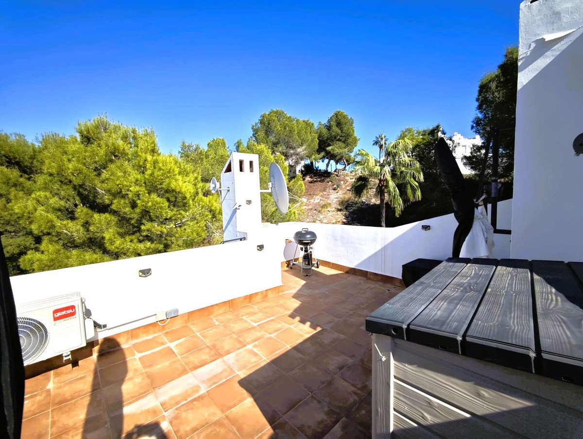 2 Bed Top Floor Apartment in Villamartin