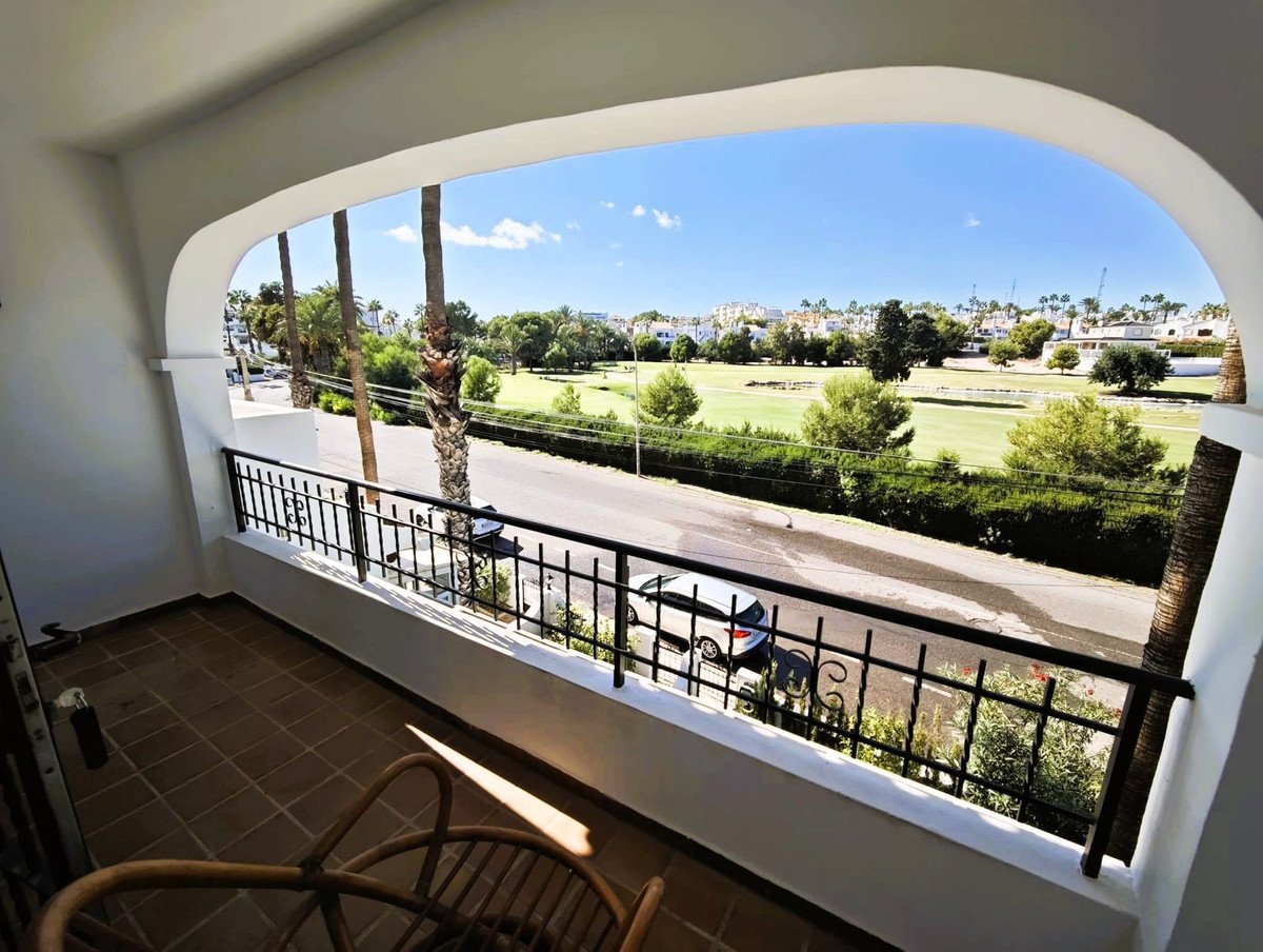 2 Bed Top Floor Apartment in Villamartin