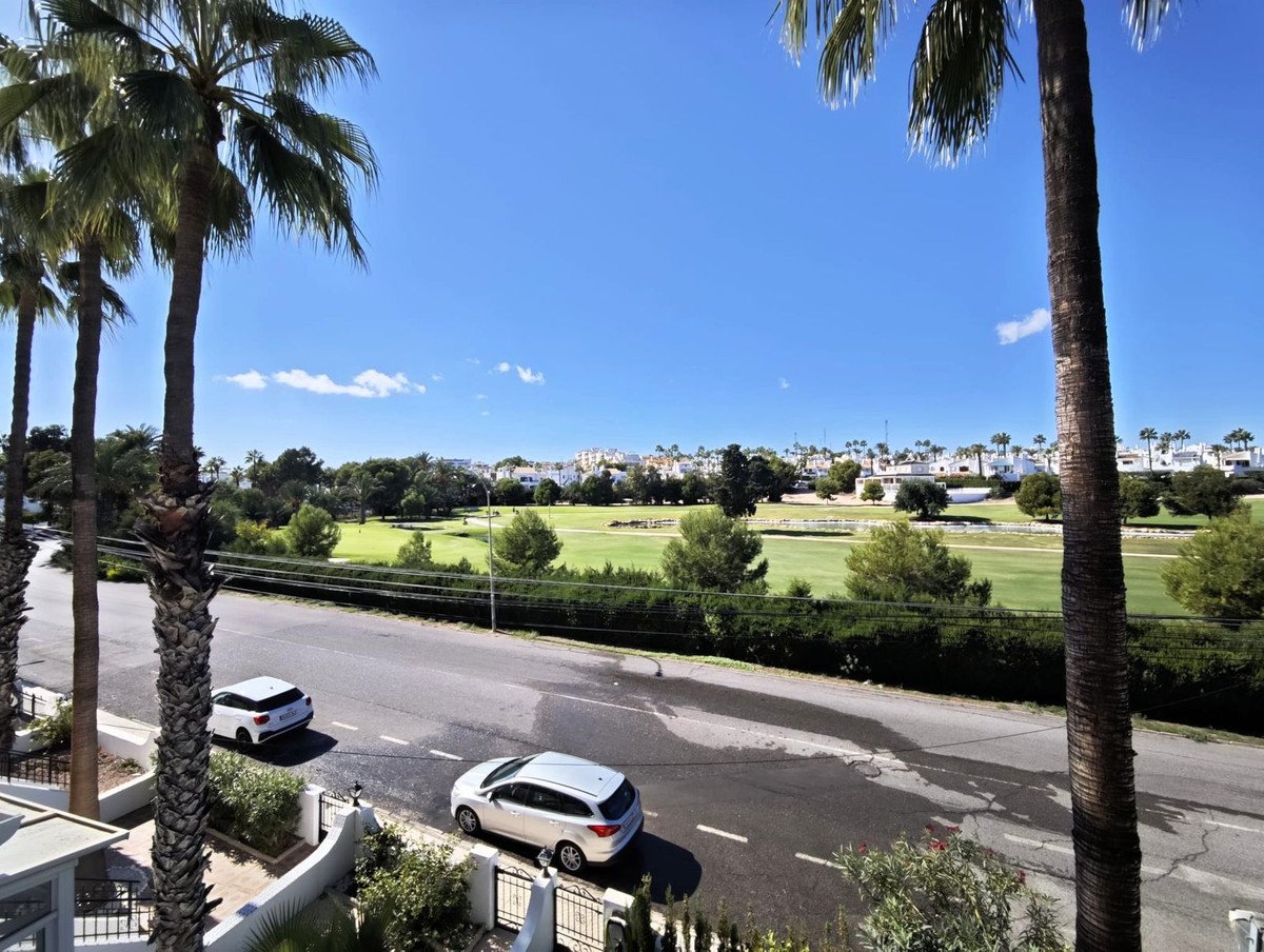 2 Bed Top Floor Apartment in Villamartin