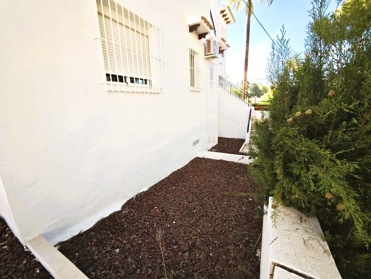 2 Bed Top Floor Apartment in Villamartin