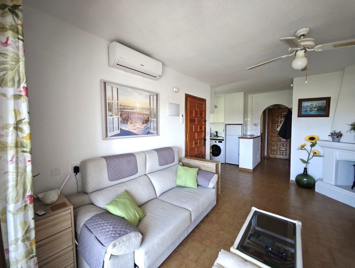 2 Bed Top Floor Apartment in Villamartin
