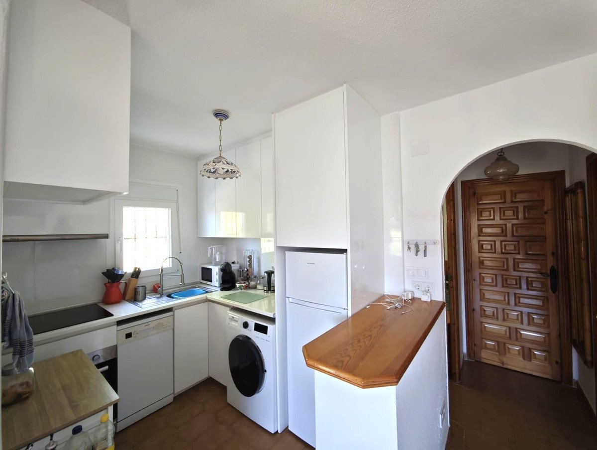 2 Bed Top Floor Apartment in Villamartin
