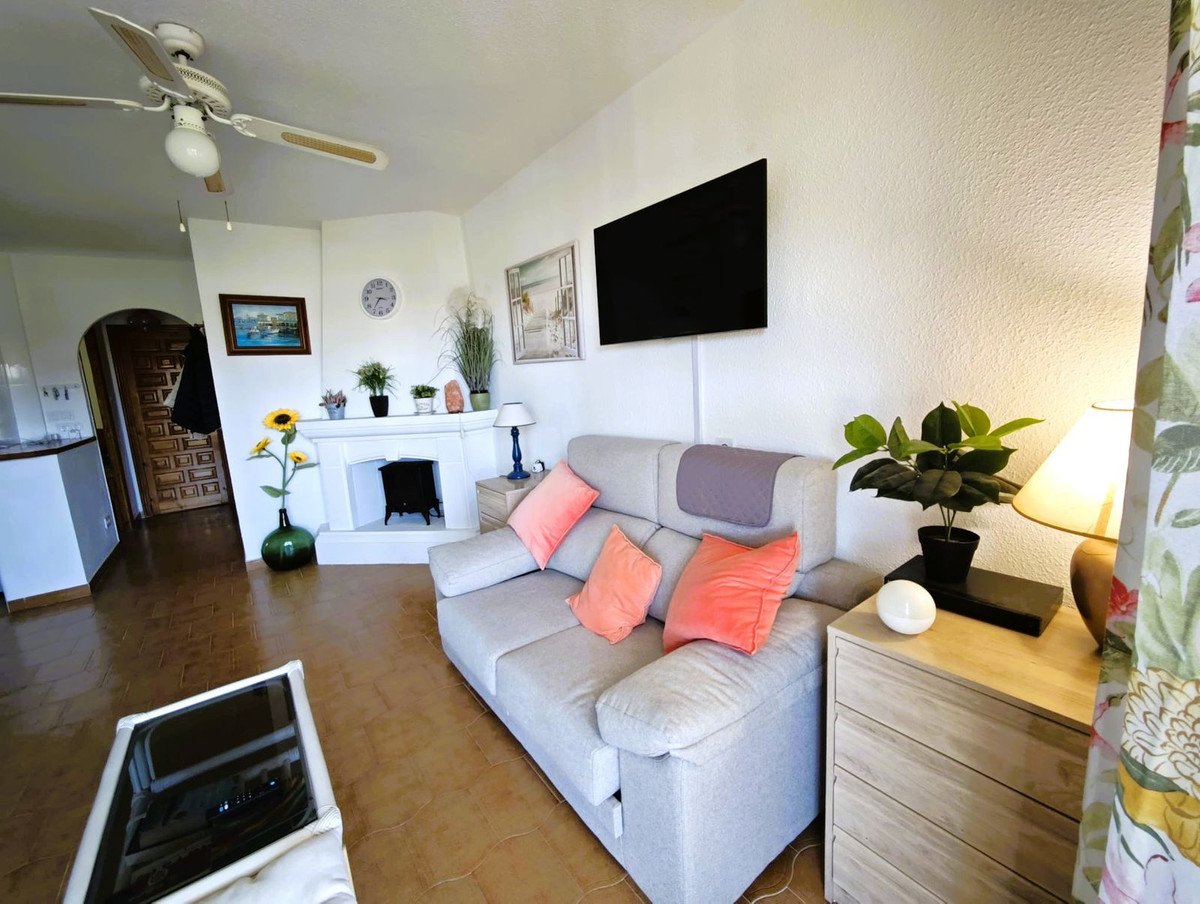 2 Bed Top Floor Apartment in Villamartin