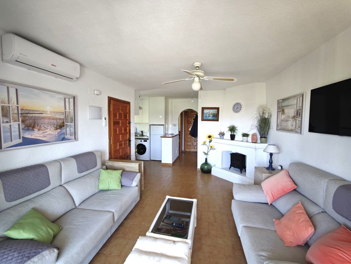 2 Bed Top Floor Apartment in Villamartin