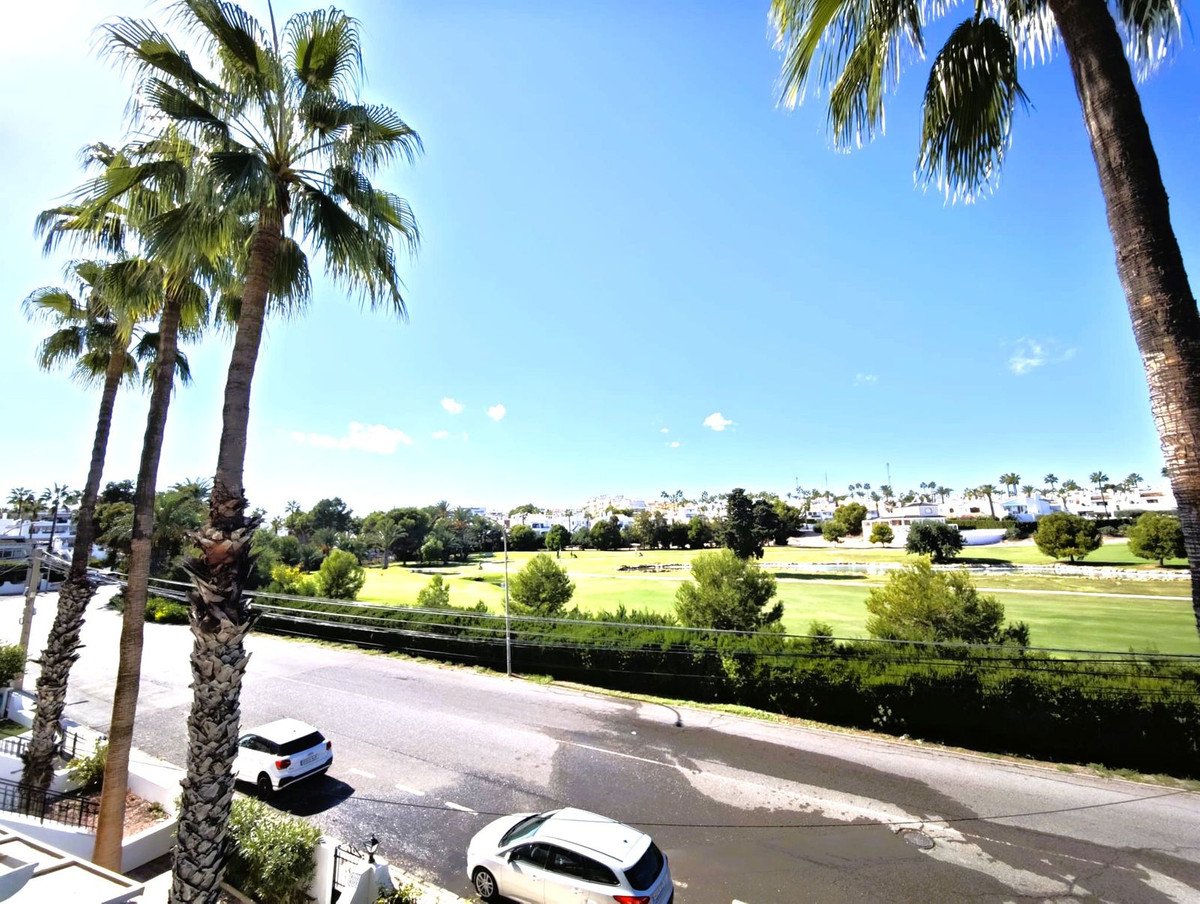 2 Bed Top Floor Apartment in Villamartin