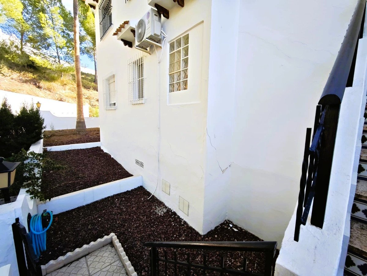2 Bed Top Floor Apartment in Villamartin