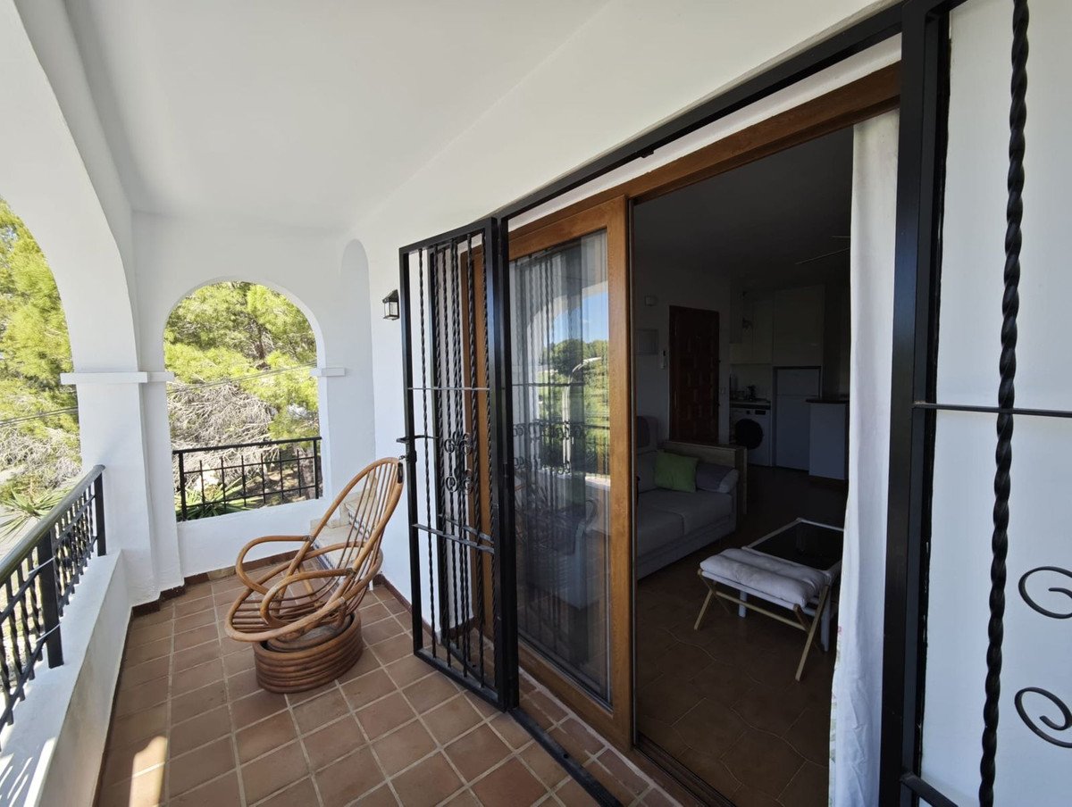 2 Bed Top Floor Apartment in Villamartin