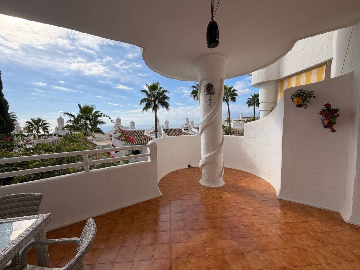 2 Bed Ground Floor Apartment in Calahonda