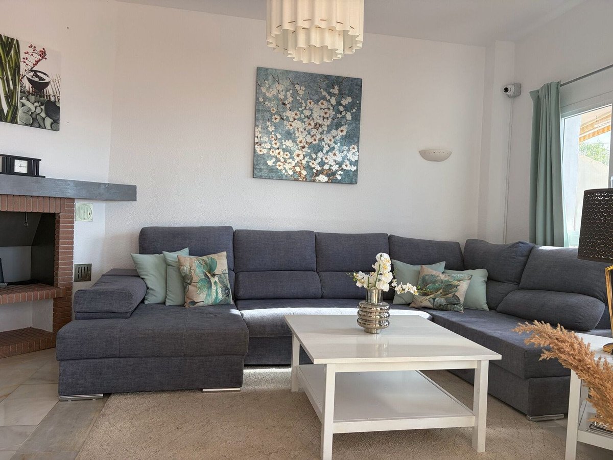 2 Bed Ground Floor Apartment in Calahonda