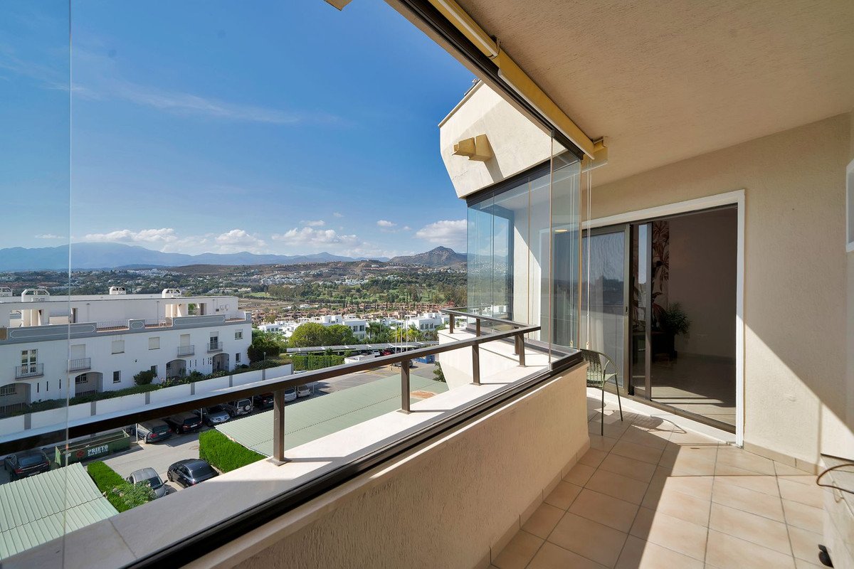 1 Bed Middle Floor Apartment in Estepona