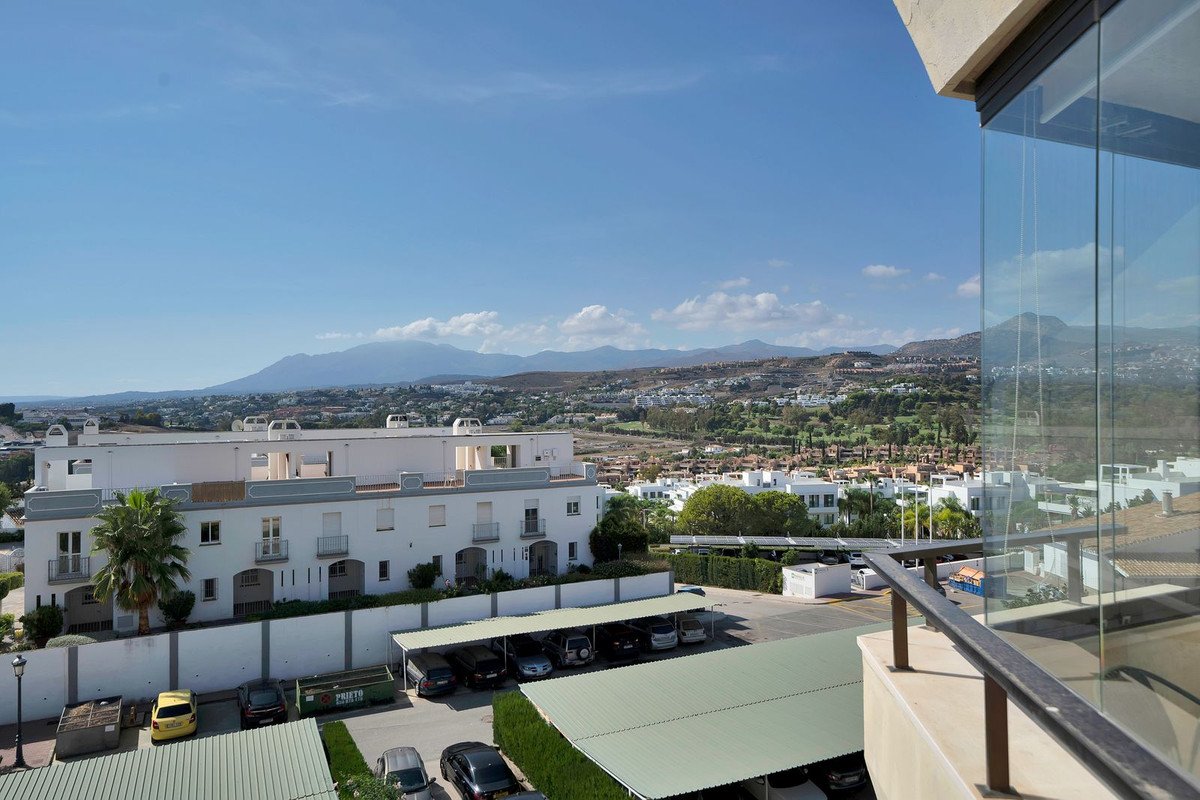 1 Bed Middle Floor Apartment in Estepona