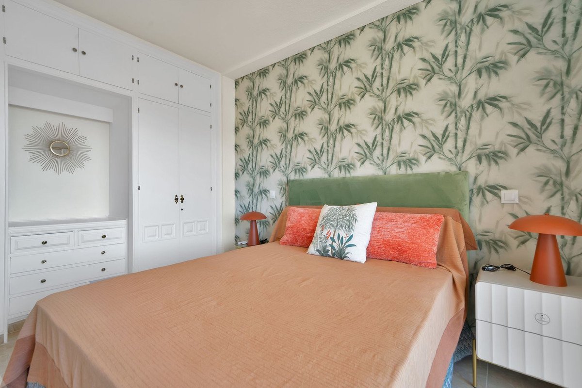 1 Bed Middle Floor Apartment in Estepona