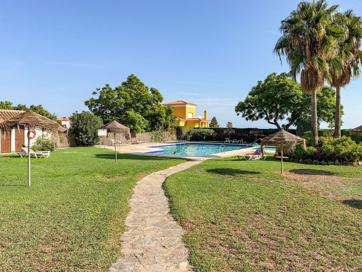 1 Bed Middle Floor Apartment in Estepona