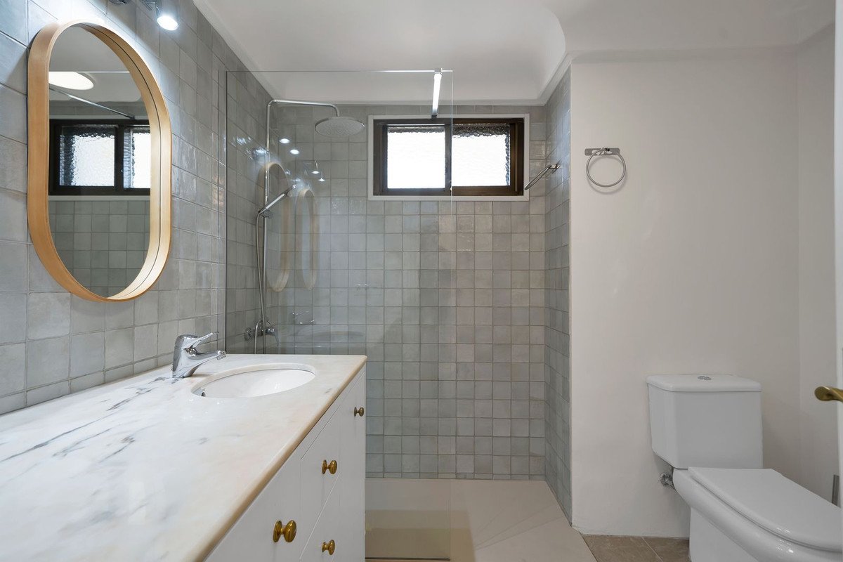 1 Bed Middle Floor Apartment in Estepona