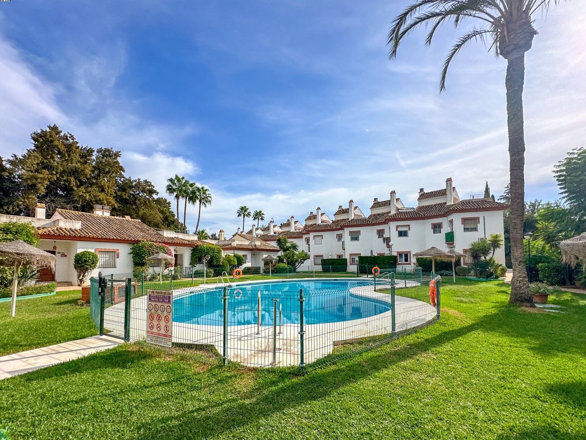 2 Bed Middle Floor Apartment in Mijas Golf