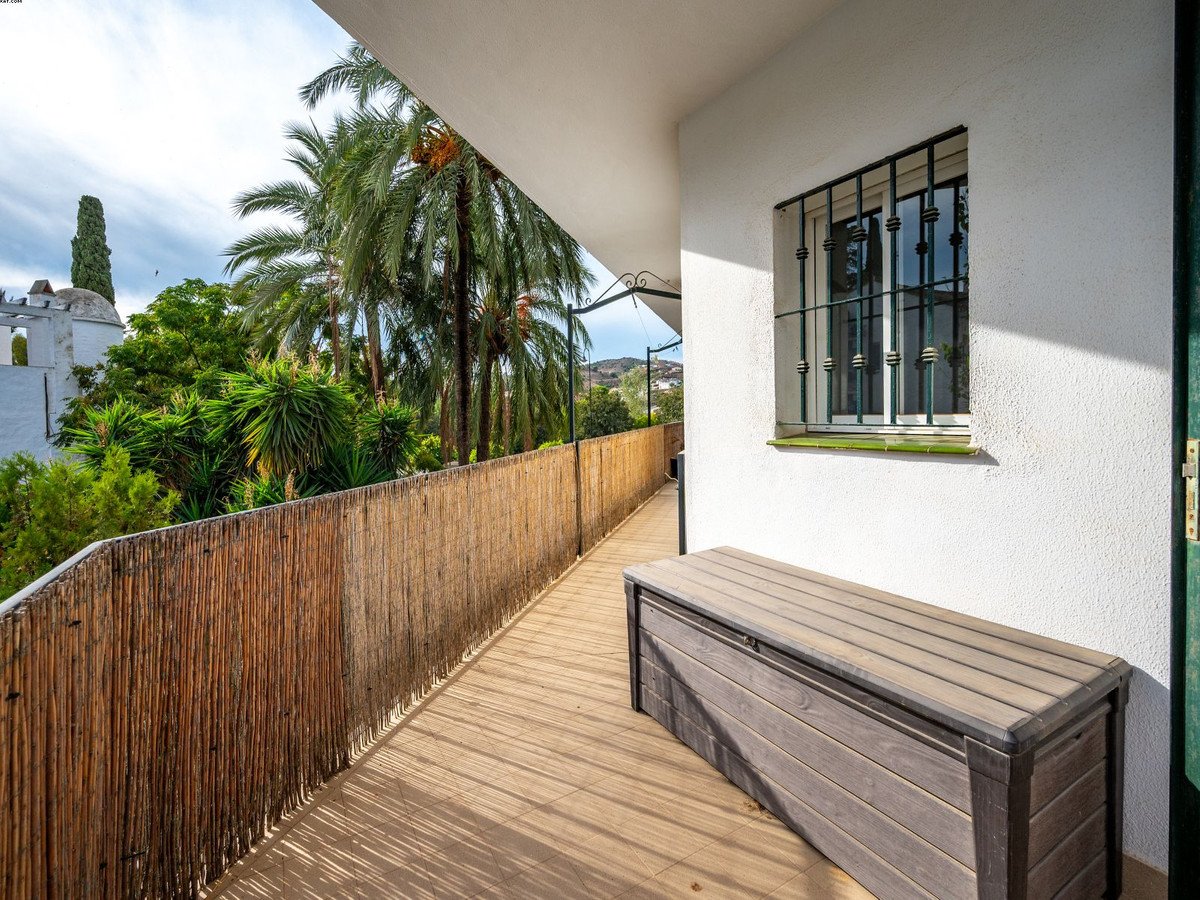 2 Bed Middle Floor Apartment in Mijas Golf