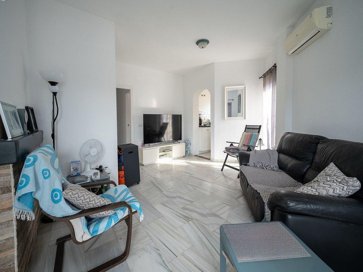 2 Bed Middle Floor Apartment in Mijas Golf