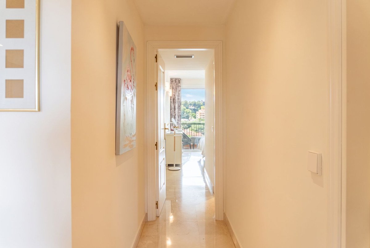 2 Bed Middle Floor Apartment in Miraflores
