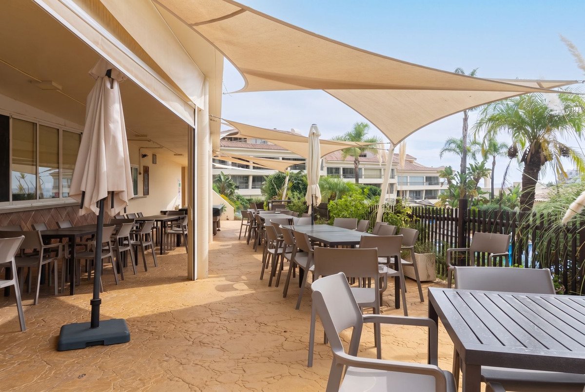 2 Bed Middle Floor Apartment in Miraflores
