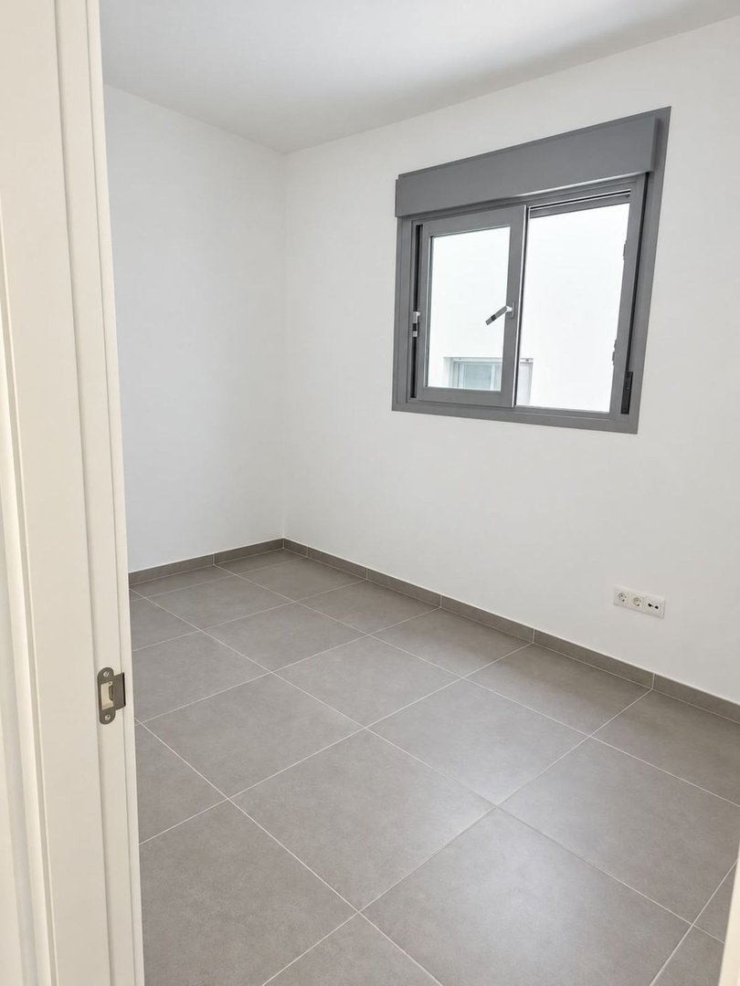 3 Bed Middle Floor Apartment in Benalmadena Costa