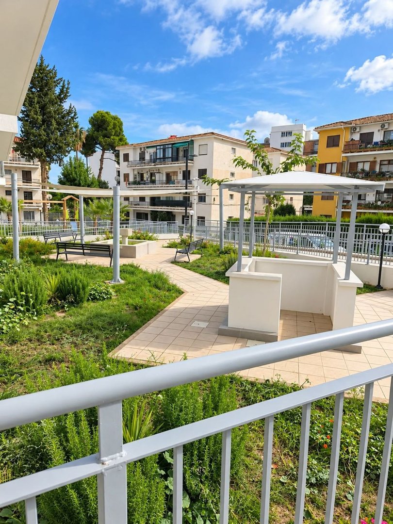 3 Bed Middle Floor Apartment in Benalmadena Costa