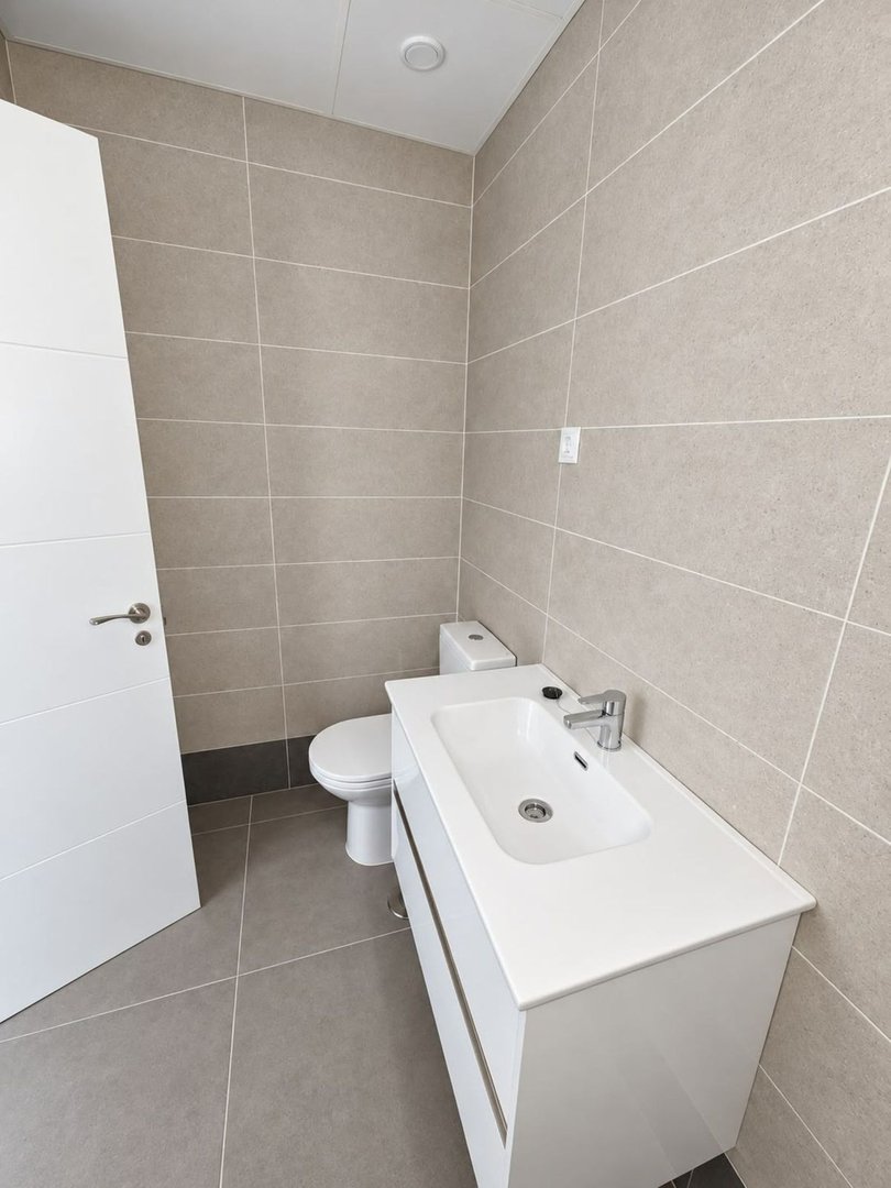 3 Bed Middle Floor Apartment in Benalmadena Costa