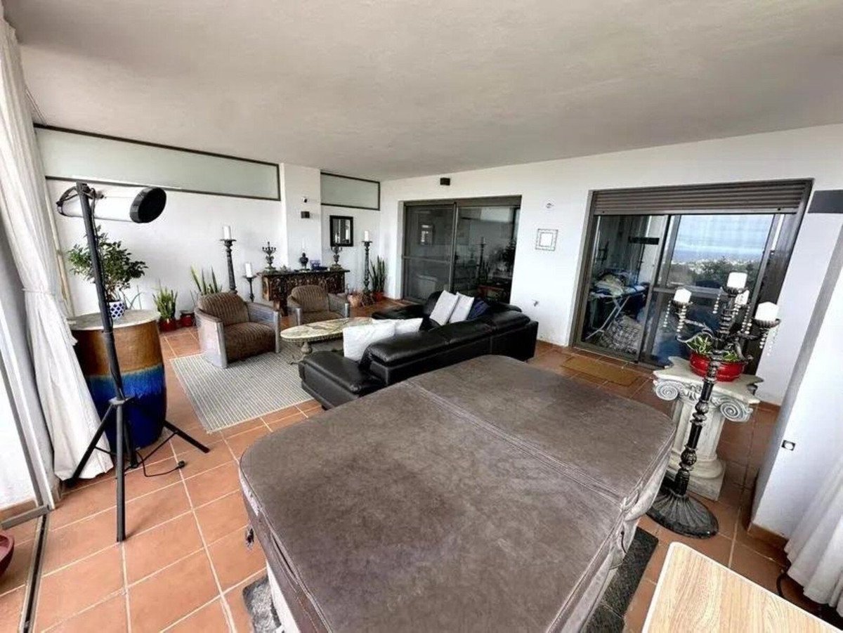 2 Bed Ground Floor Apartment in Calanova Golf