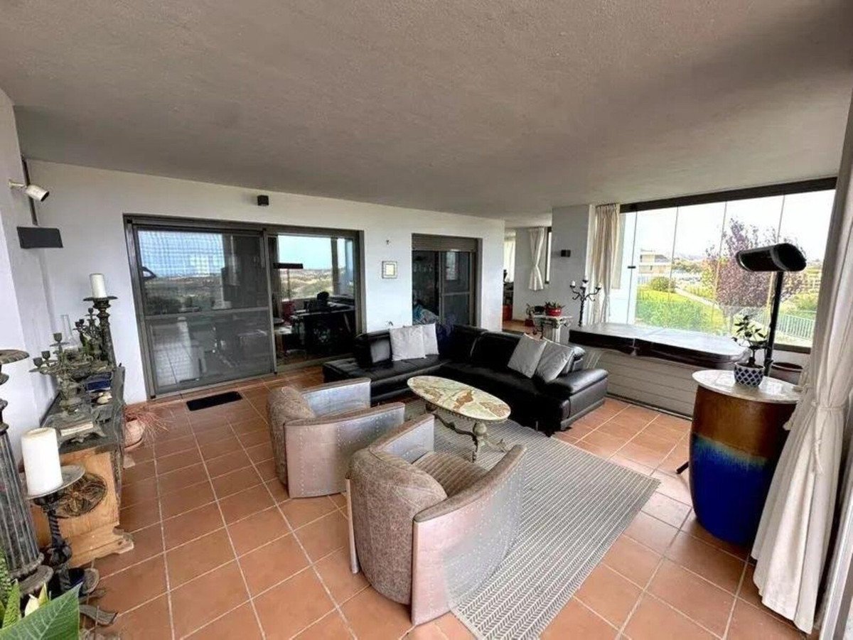 2 Bed Ground Floor Apartment in Calanova Golf