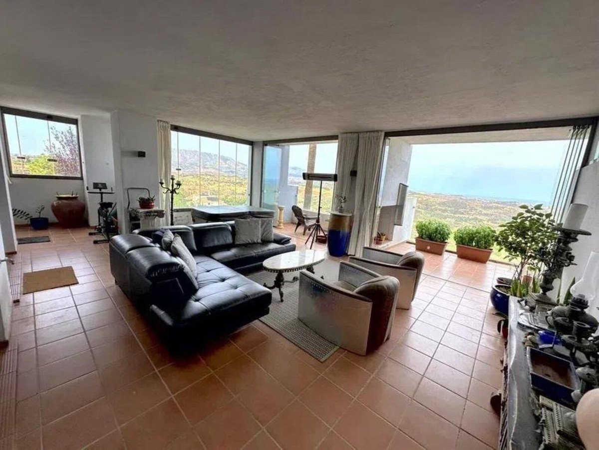 2 Bed Ground Floor Apartment in Calanova Golf
