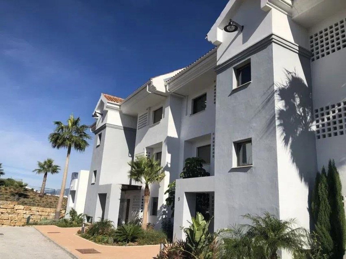 2 Bed Ground Floor Apartment in Calanova Golf
