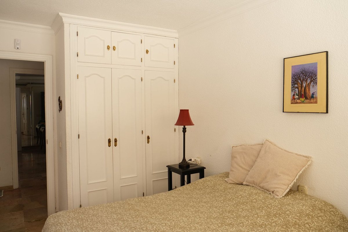 3 Bed Middle Floor Apartment in Marbella