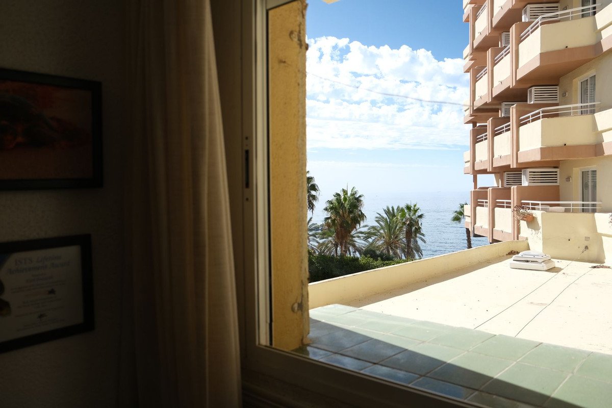 3 Bed Middle Floor Apartment in Marbella