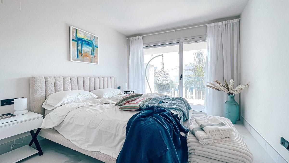 3 Bed Middle Floor Apartment in San Pedro de Alcántara
