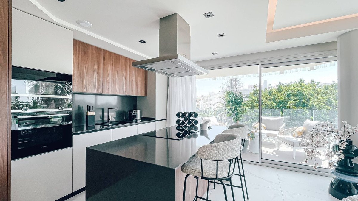 3 Bed Middle Floor Apartment in San Pedro de Alcántara