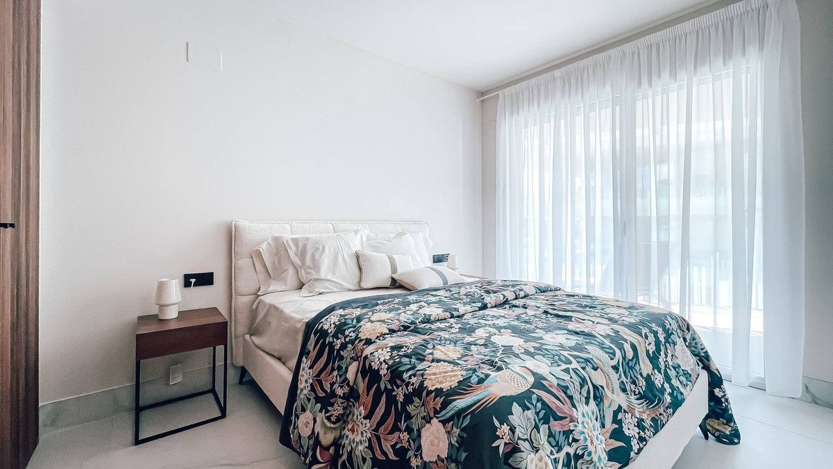 3 Bed Middle Floor Apartment in San Pedro de Alcántara