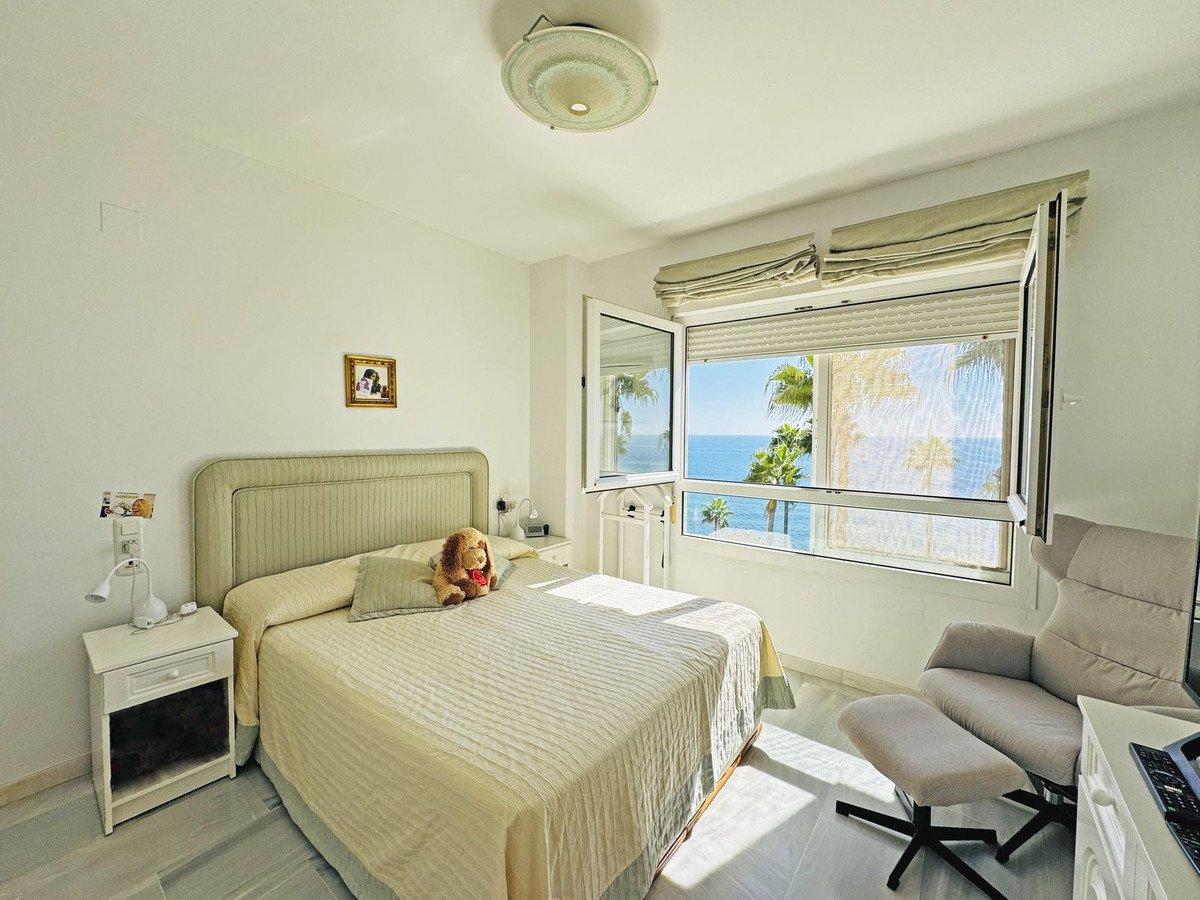 3 Bed Middle Floor Apartment in Calahonda