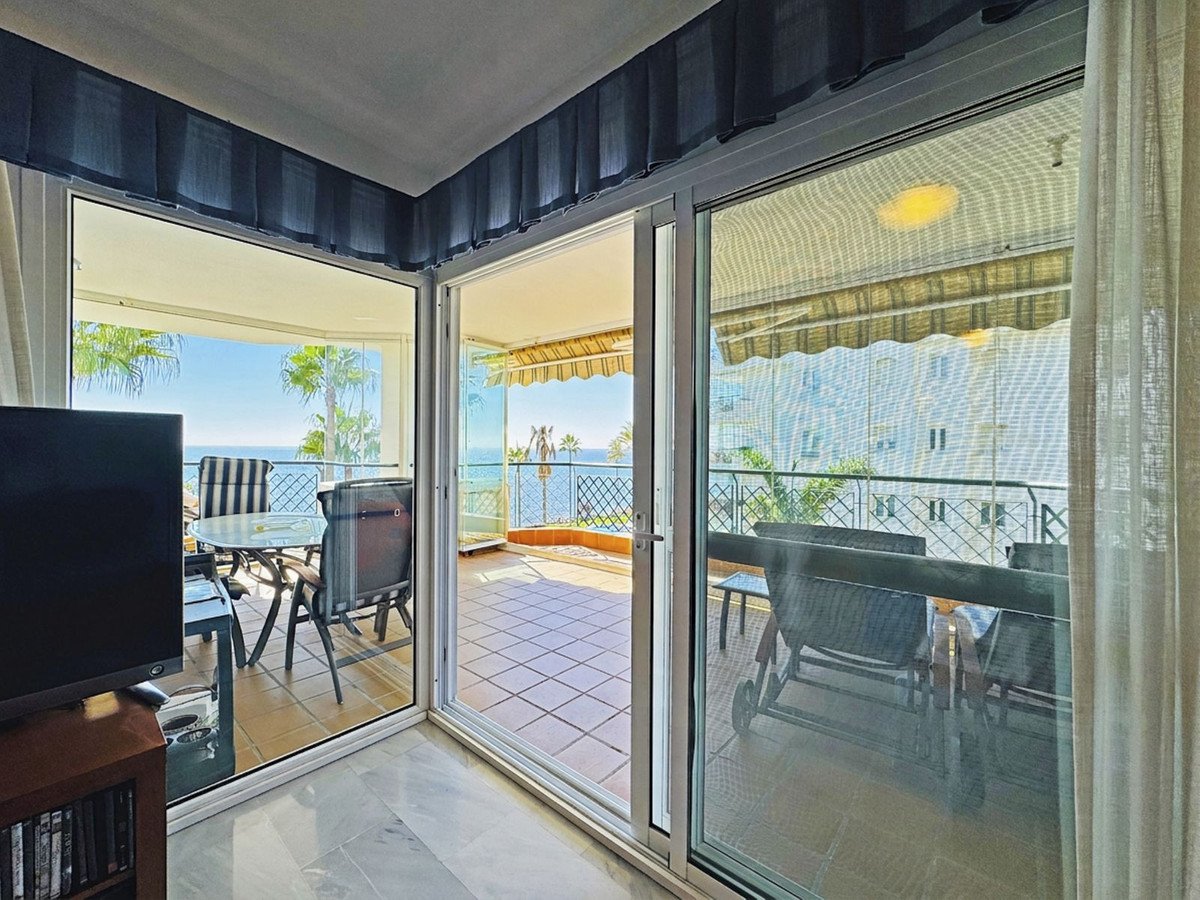 3 Bed Middle Floor Apartment in Calahonda