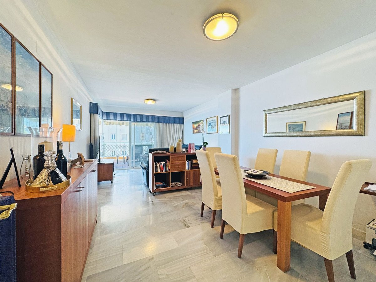 3 Bed Middle Floor Apartment in Calahonda