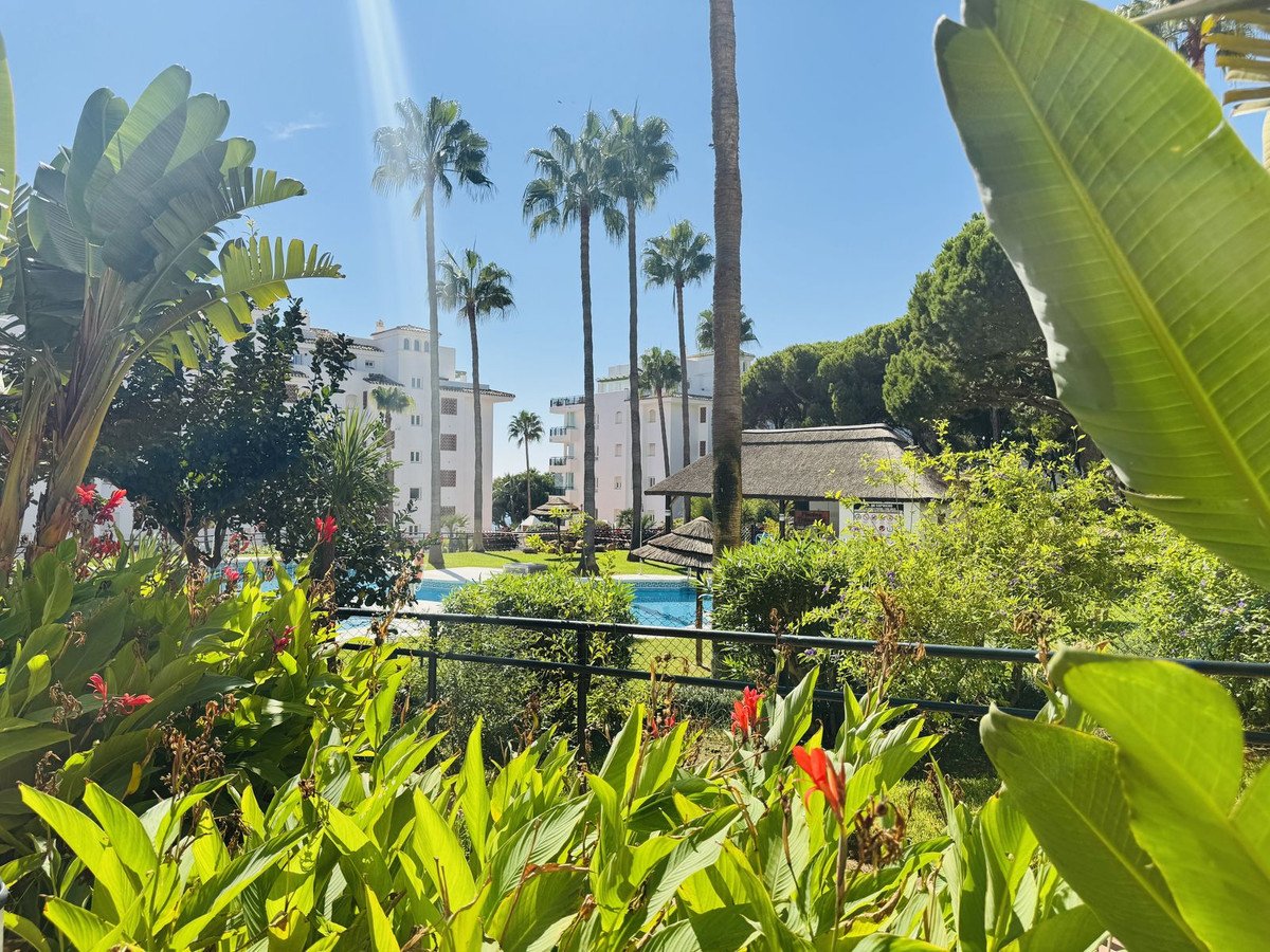3 Bed Middle Floor Apartment in Calahonda