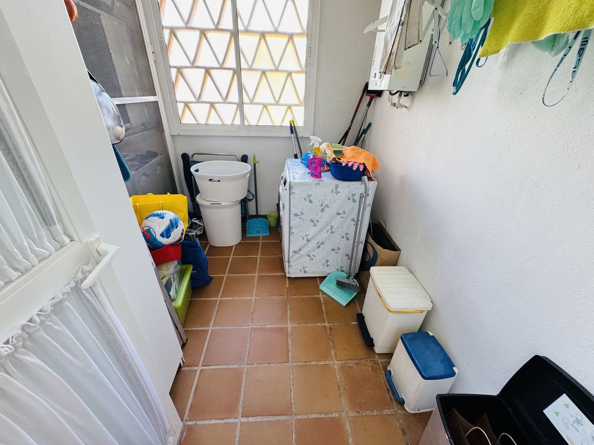 3 Bed Middle Floor Apartment in Calahonda