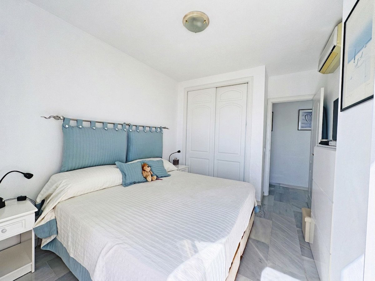 3 Bed Middle Floor Apartment in Calahonda